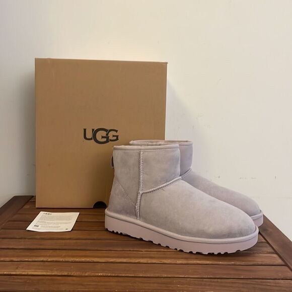 UGG Classic Mini II Boots Pale Smoke USA Women size 9/UK 7/EU 40 - Picture 1 of 14